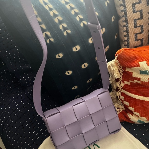 AUTH Bottega Veneta *classic size* cassette great condition - Picture 10 of 11